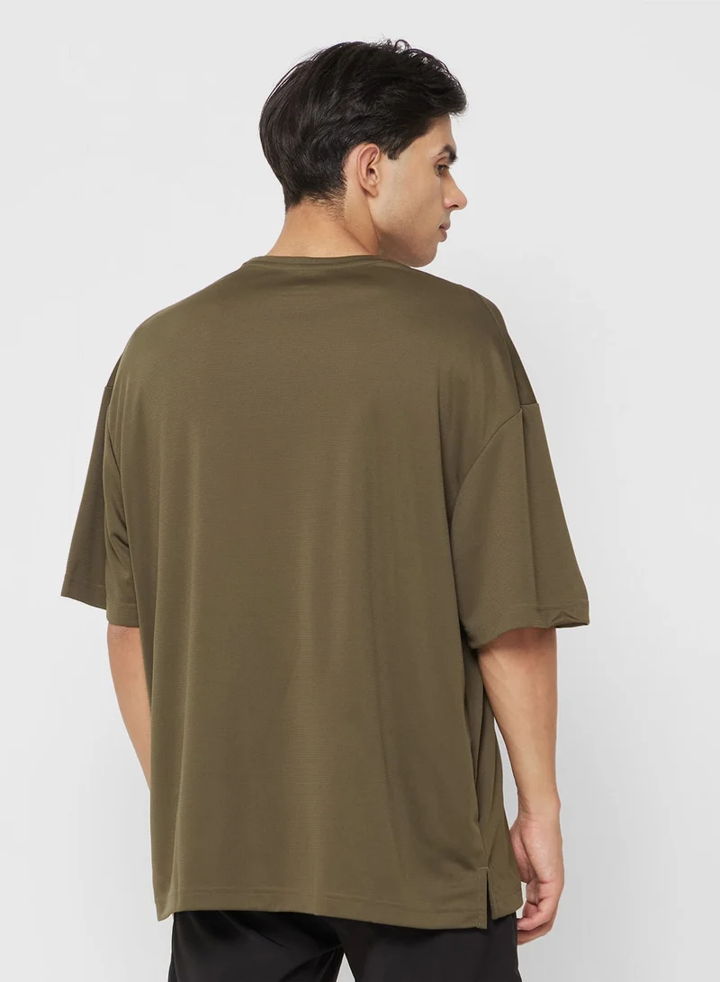 ريبوك تيشيرت أساسي برسومات